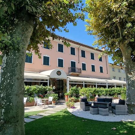 Ristorante Albergo Corona 诺维里加雷 外观 照片